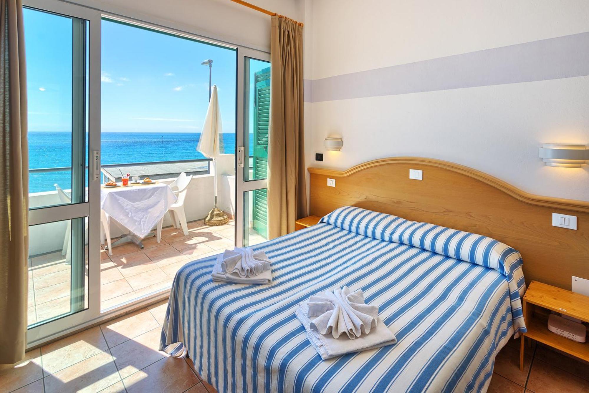 Blue Beach Bussana Nuova Exterior foto