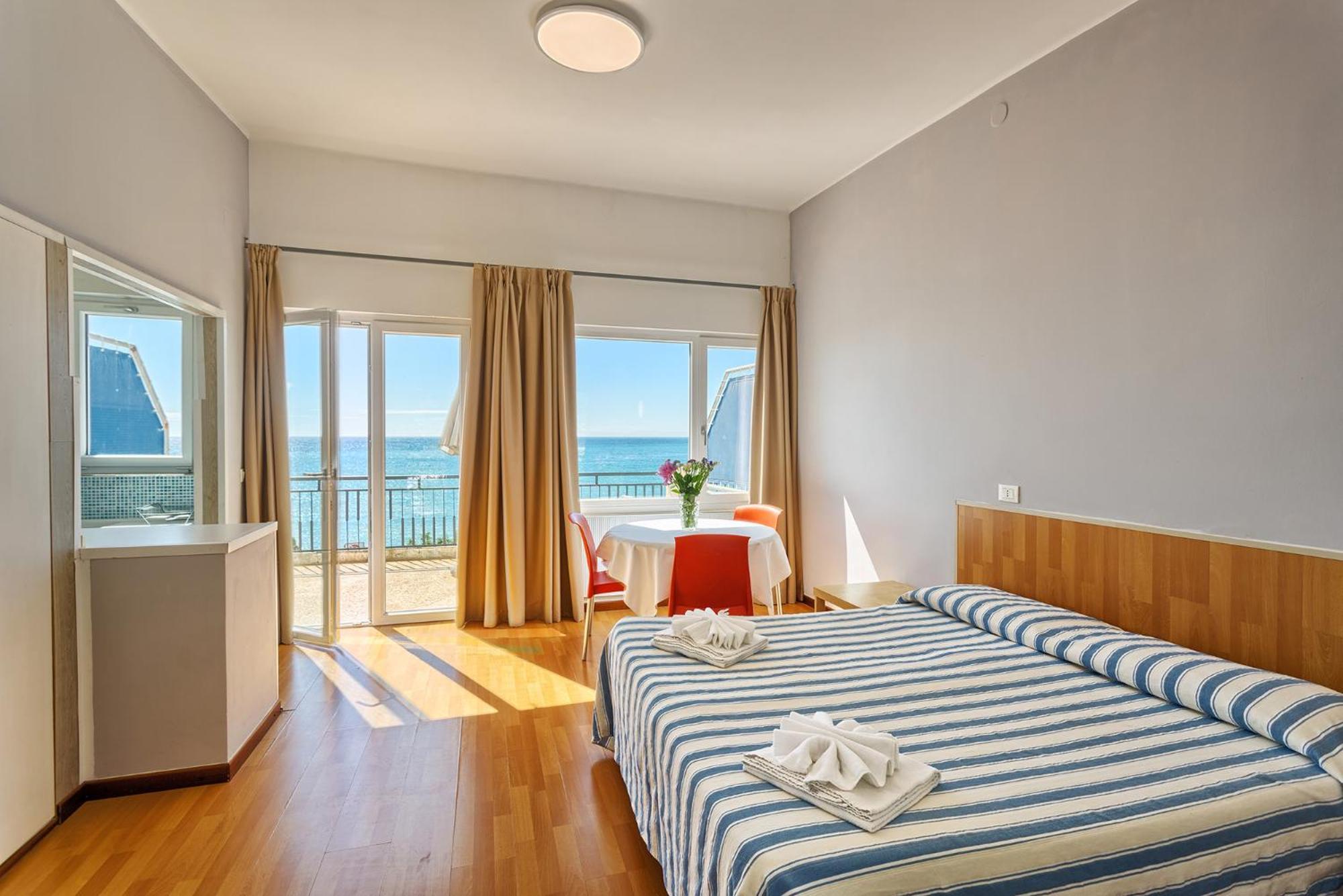 Blue Beach Bussana Nuova Exterior foto