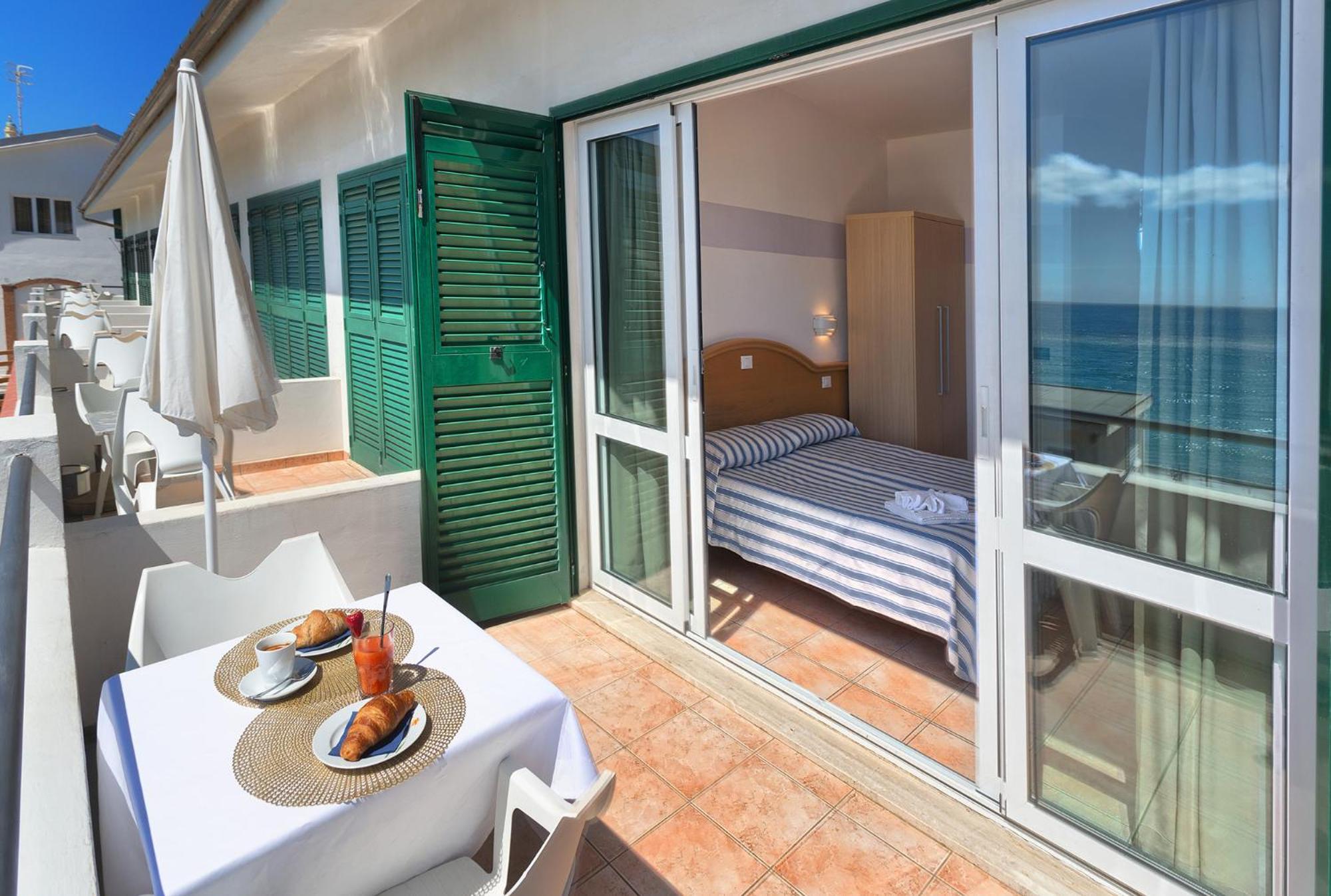 Blue Beach Bussana Nuova Exterior foto